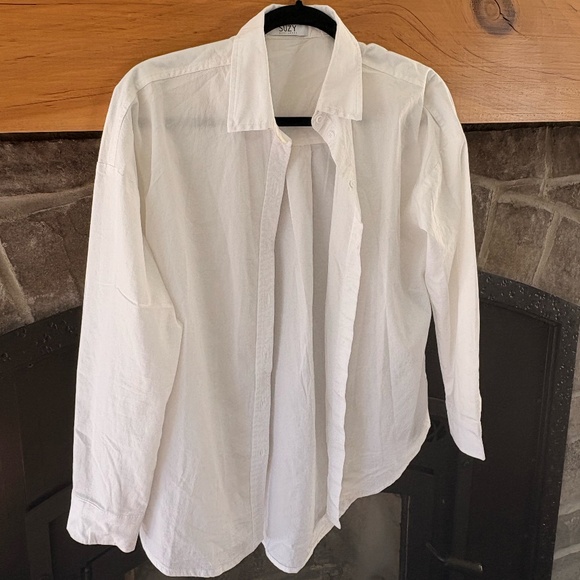 Classic White Button-Up Shirt – Wardrobe Essential - Picture 1 of 4
